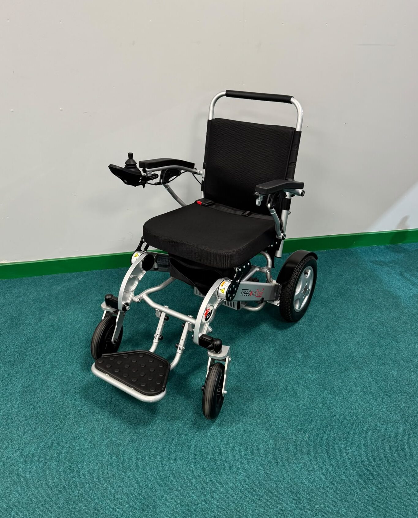 Freedom Chair DE08L
